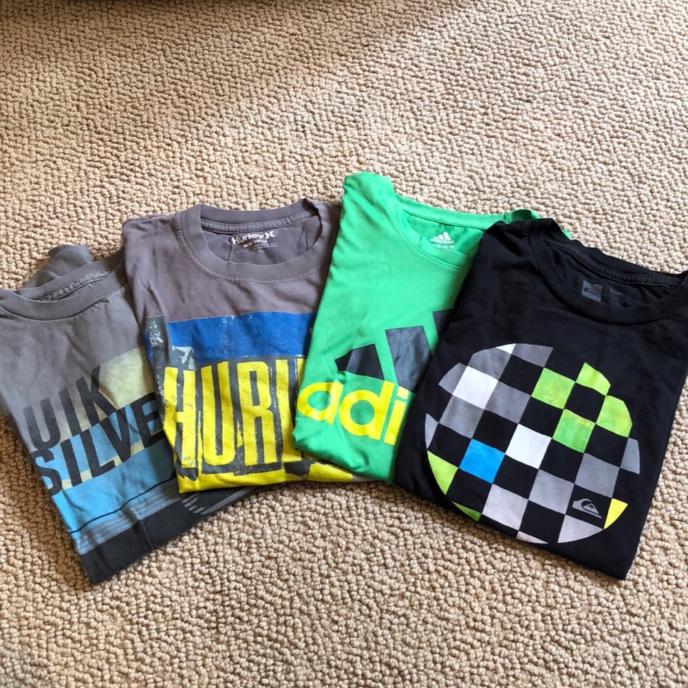 4 short sleeve t shirts size M